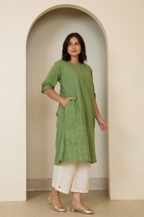 Bebaak Ada Heart Hand Embroidered & Handwoven Tunic Set