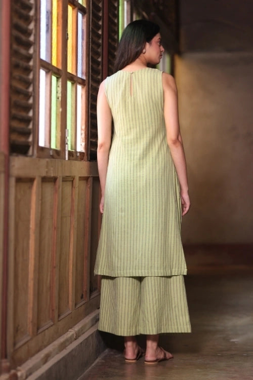 Bebaak Dhani Rose Handwoven Sleeveless Kurta Set