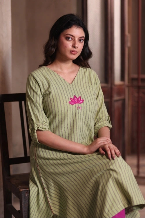Bebaak Pallavi Lotus Handwoven Kurta Set