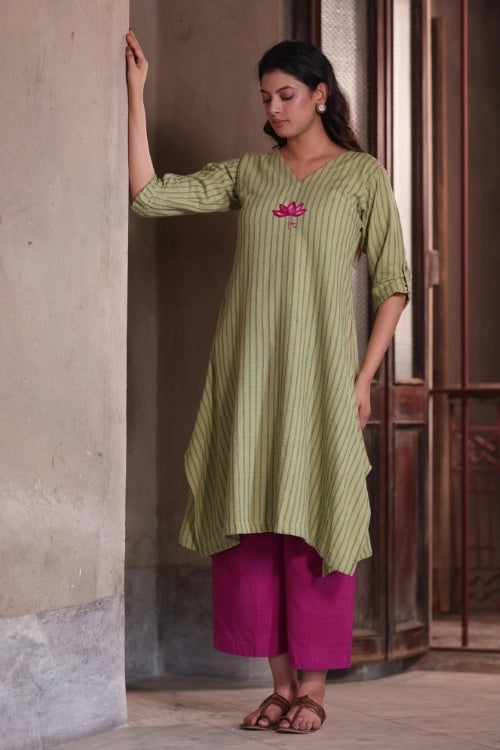 Bebaak Pallavi Lotus Handwoven Kurta Set