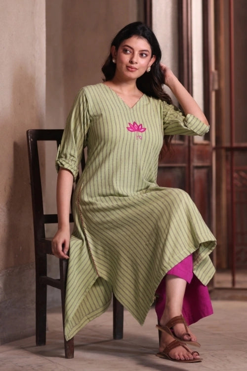 Bebaak Pallavi Lotus Handwoven Kurta Set