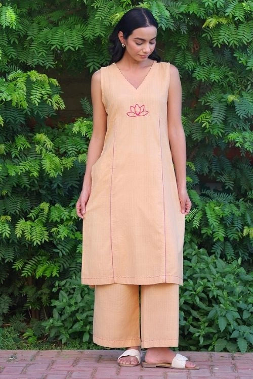 Bebaak Beige Handwoven Cotton Sleeveless Kurta Set: 2Pc Set