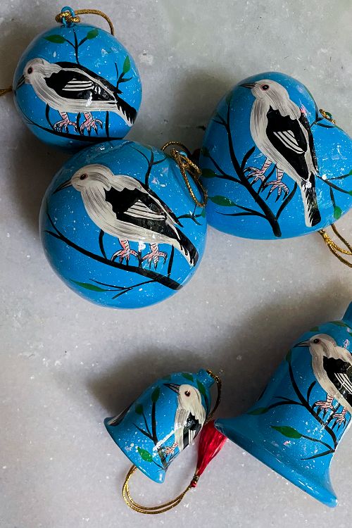 TICH  Kashmiri Art Xmas Decorations - Set Of 5 (3 Baubles, 2 Bells)