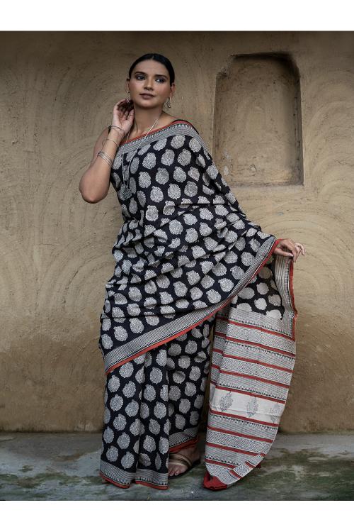 Classic Appeal. Bagru Hand Block Printed Mul Cotton Saree - Black Paisley