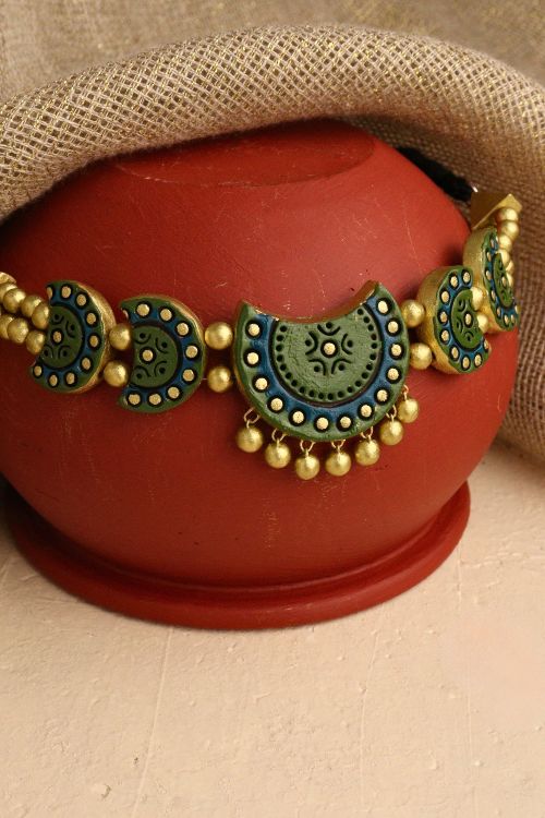 Mridah 'Chandrakala' Handmade Terracotta Moon Choker Set Without Maangtika