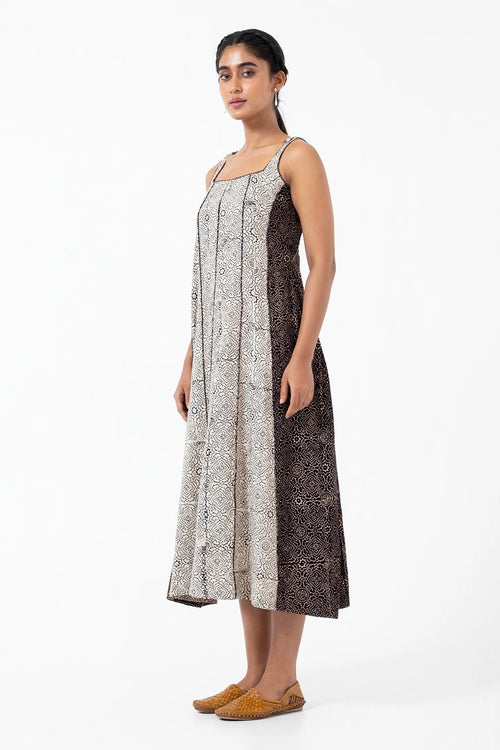 Inkriti "Panel" Block Printed Organic Cotton Dress - White Skyline
