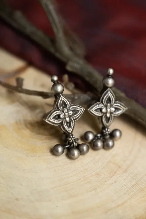 TICH Pure Silver Traditional Maharashtrian Earrings - Tara?gan Studs
