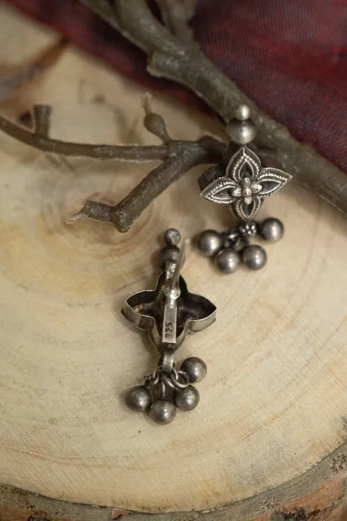 TICH Pure Silver Traditional Maharashtrian Earrings - Tara?gan Studs