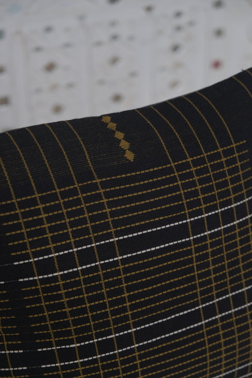 Yune, Handwoven Cotton Cushion cover
