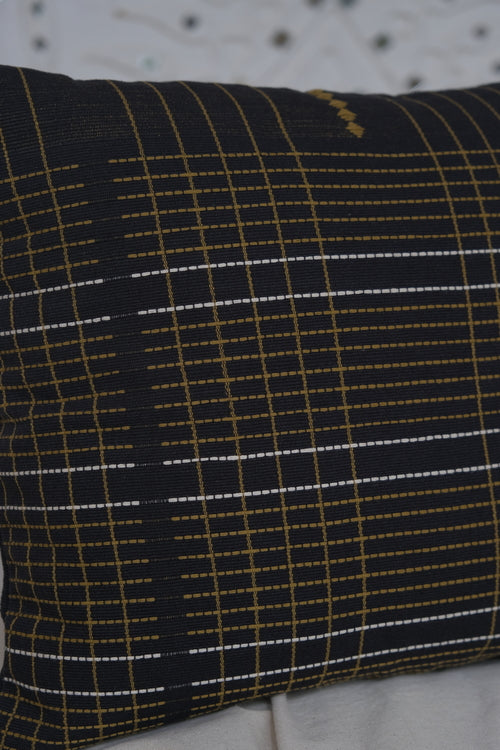 Yune, Handwoven Cotton Cushion cover