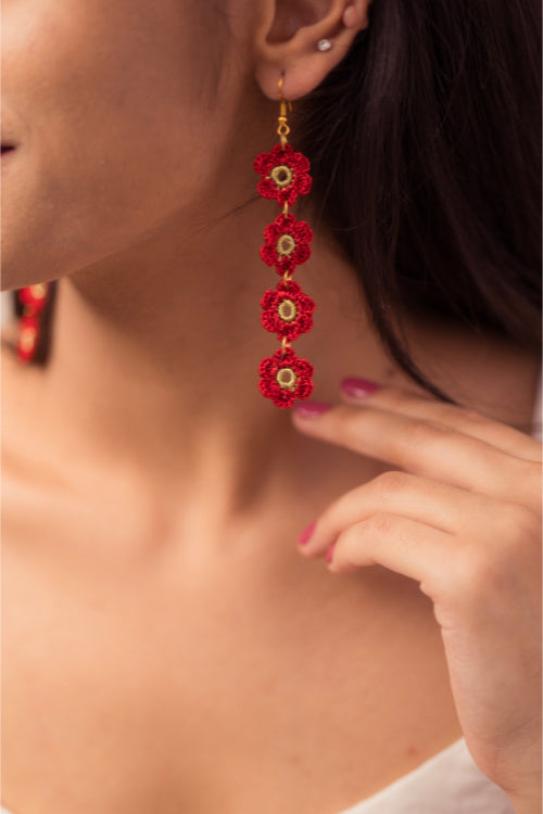 Samoolam Red Daisies Danglers