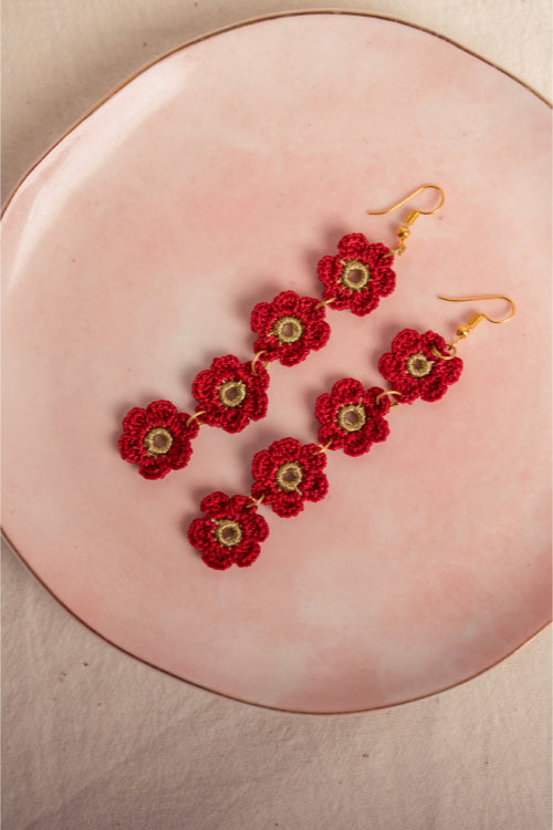 Samoolam Red Daisies Danglers
