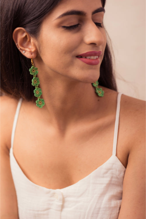 Samoolam Green Daisies Danglers