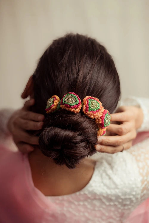 Samoolam Rainbow Daisies - Gajra