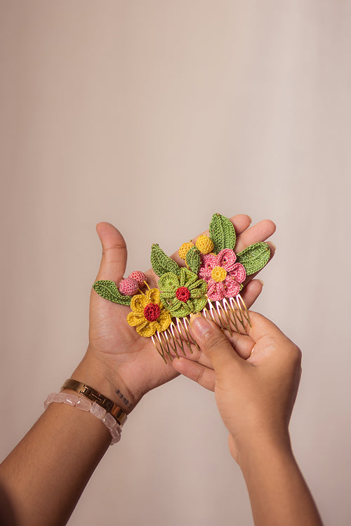 Samoolam Guncha Colored Geraniums - Hair Comb Pin