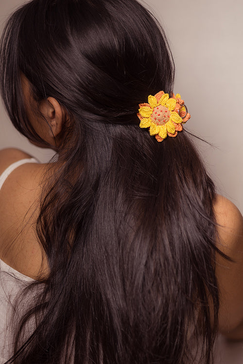 Samoolam Guncha Sunflower Hair Clutch