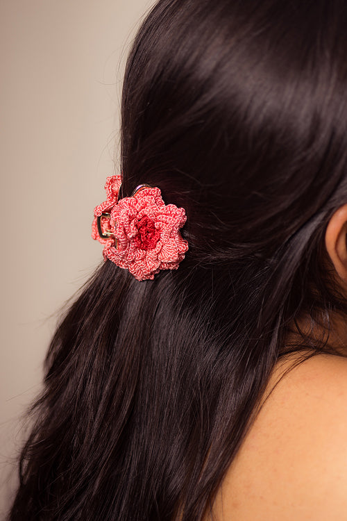 Samoolam Guncha Peach Dahlia Hair Clutch