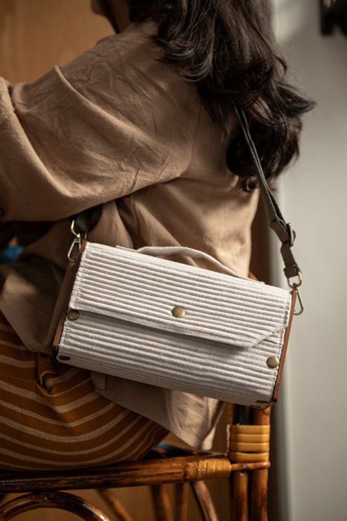 Lukka Chuppi Oat Box Clutch - Single Sleeve