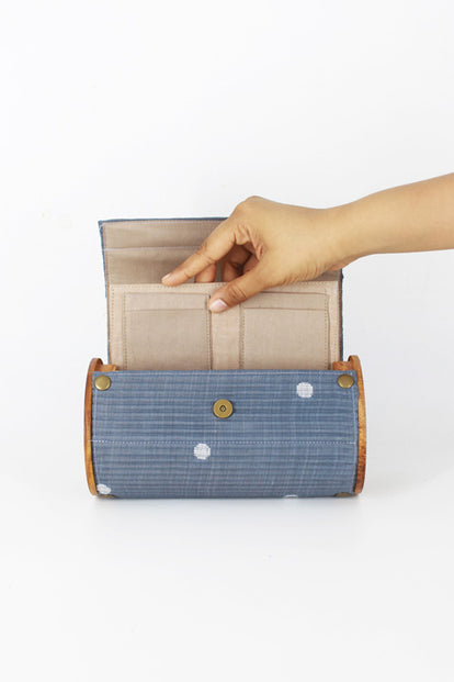Lukka Chuppi Shadow Round Clutch - Single Sleeve