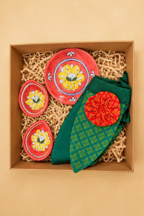 Indidhaage Festive Bloom Gift Hamper | Handmade Toran, Diya Set & Floral Incense Holder | Diwali Home Décor