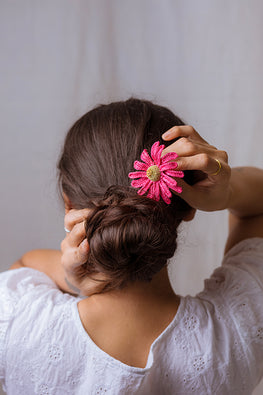 Samoolam Handmade Crochet Hairstick ~ Pink Daisy