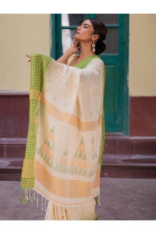 Handwoven Elegance. Bengal Cotton Saree - Off White & Green