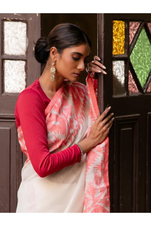 Handwoven Elegance. Exclusive Linen Jamdani Saree - Red & Cream