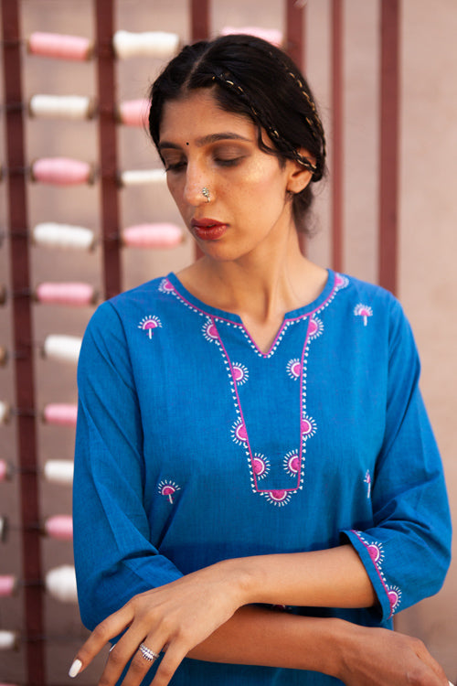 Urmul'Aouli' Classic' Kurti. 