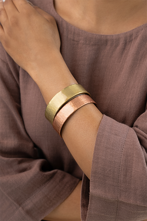 Studio Coppre Swirl Brass Bangle