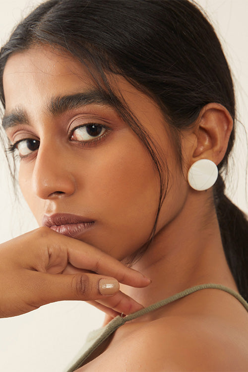 Whe  'Scallop' Mother Of Pearl Earring