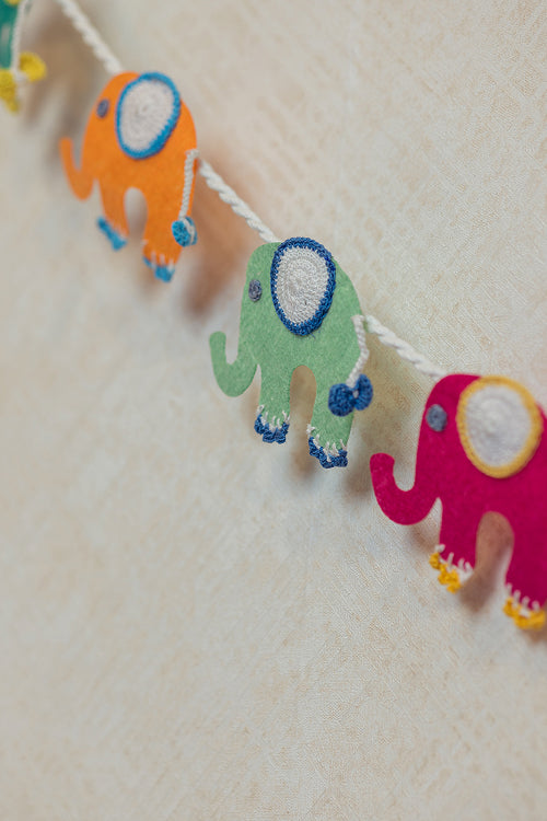 Samoolam Elephant Trail ~ Kids Bunting