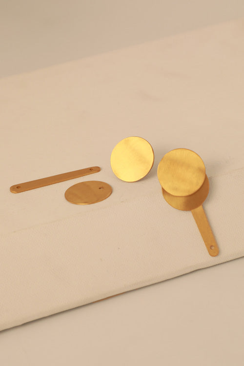 Lukka Chuppi Theia - Stick earrings with brass off cut sheet.