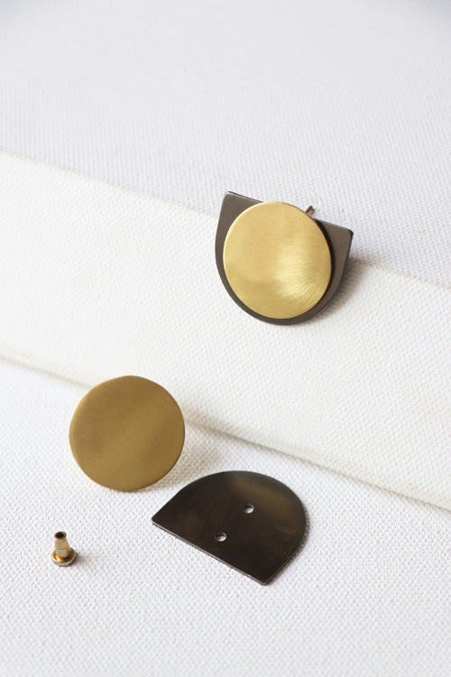 Lukka Chuppi Erebus Black - D earrings with brass off cut sheet.
