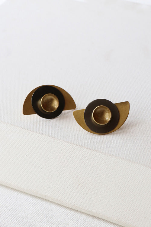 Lukka Chuppi Nova - Half Moon Black Earrings With Brass Off Cut Sheet