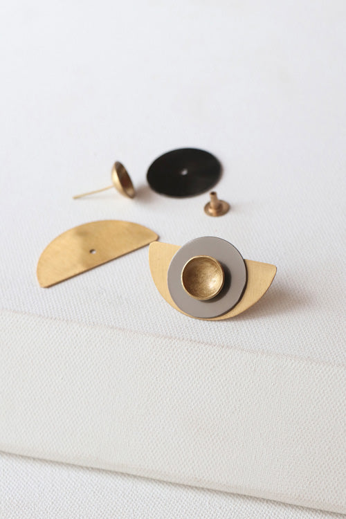 Lukka Chuppi Nova - Half Moon Black Earrings With Brass Off Cut Sheet