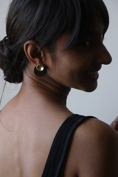 Lukka Chuppi Nova - Circle drop Black earrings with brass off cut sheet.