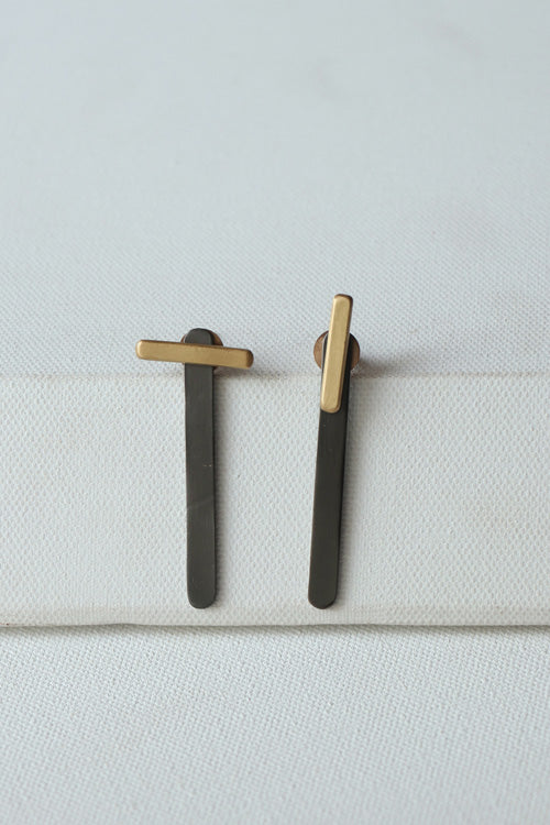 Lukka Chuppi Andromeda - dash stick Black earrings with brass off cut sheet.
