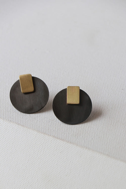 Lukka Chuppi Andromeda - Square drop stud earrings with brass off cut sheet.
