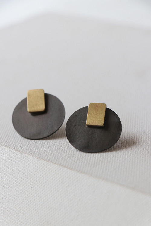 Lukka Chuppi Andromeda - Square drop stud earrings with brass off cut sheet.