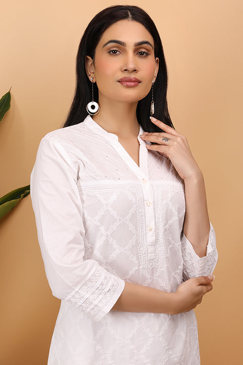 Shwet Women Cotton White Chikankari Kurta