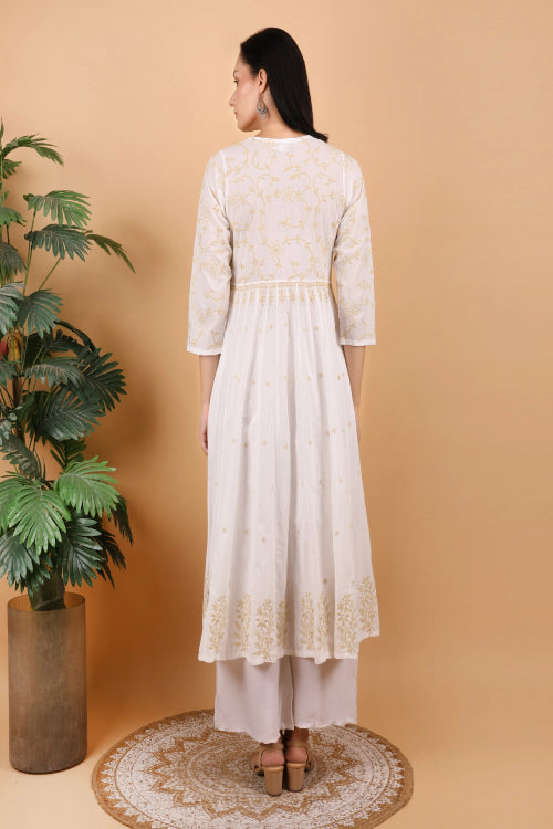 Shwet Women White Hand Embroidered Chikankari Shrug