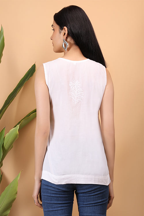 2023SS lady yoke top ホワイト Shwet Women White Chikankari Sleevless Yoke Top – Okhaistore