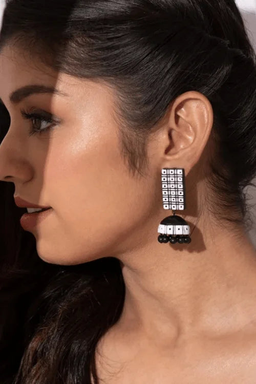 Mridah 'Jhatak' Handcrafted Terracotta White & Black Jhumka Earring