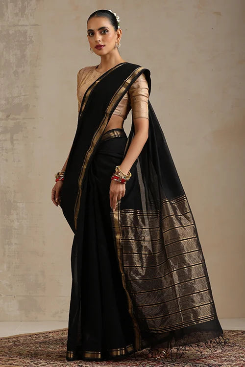 Handweave Maheshwari Handloom Black Sona Pallu Saree With Gold Zari Border.