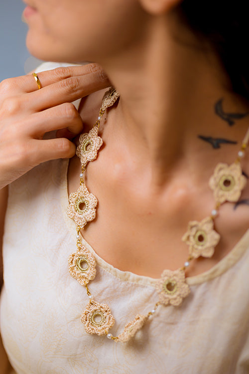 Samoolam Ornate Beige Flower Necklace