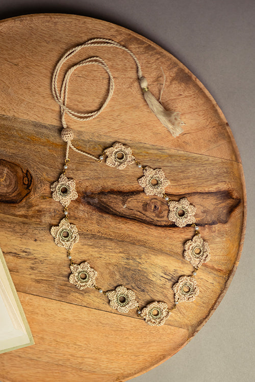 Samoolam Ornate Beige Flower Necklace