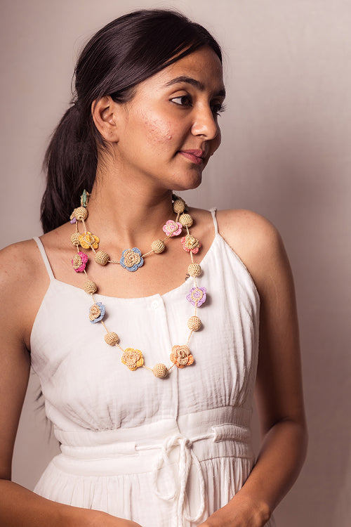 Samoolam Gulnaar Zari Spring Roses - Bead String Necklace