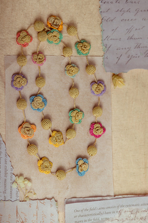 Samoolam Gulnaar Zari Spring Roses - Bead String Necklace