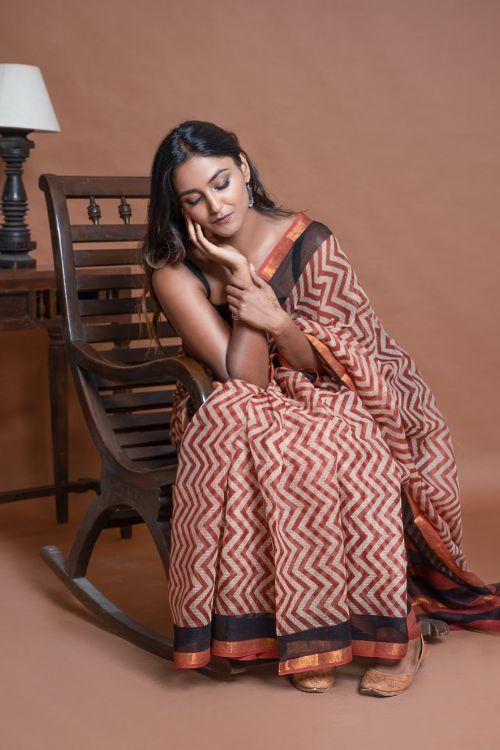 ICH Light & Breezy Bagru Hand Block Printed Kota Doria Saree - Red Zigzags