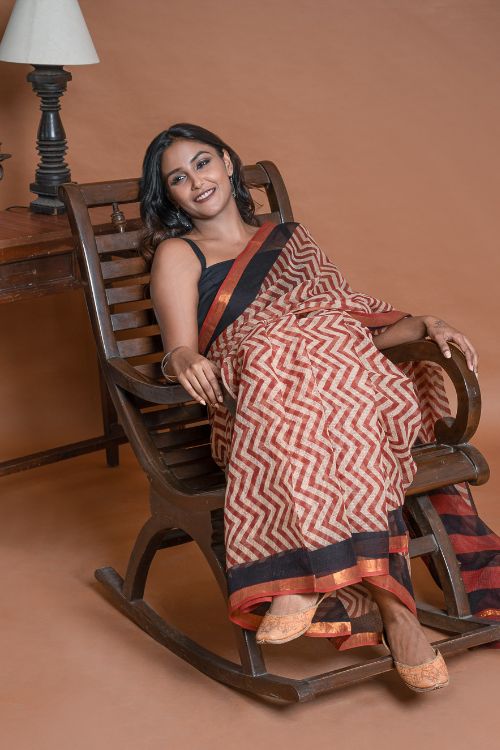 ICH Light & Breezy Bagru Hand Block Printed Kota Doria Saree - Red Zigzags